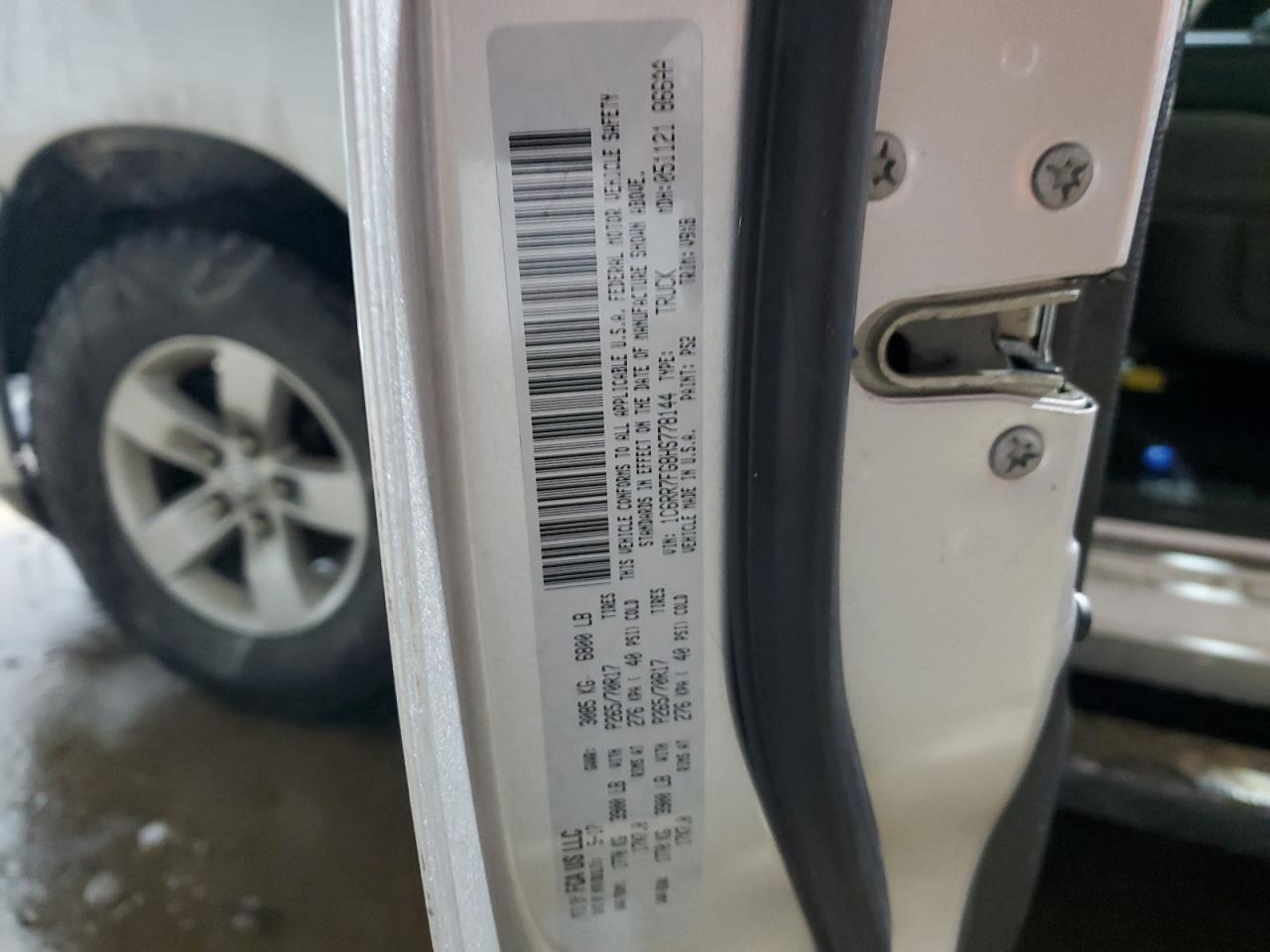 2017 RAM 1500 VIN 1C6RR7FG8HS778144 Copart auction photo, front end / side damage thumbnail 13