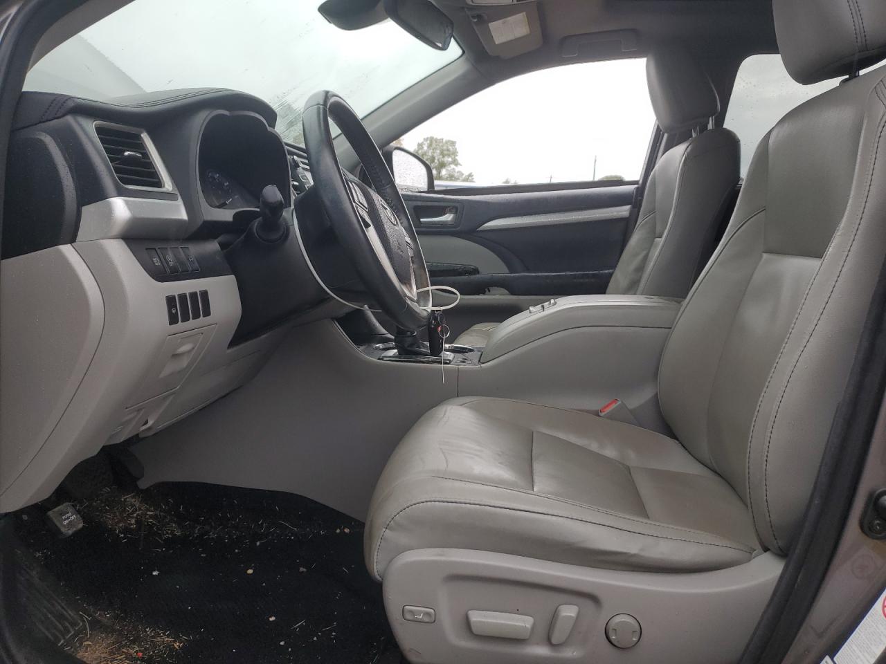 2018 Toyota Highlander VIN 5TDKZRFH5JS540491 Copart auction photo, side damage thumbnail 7