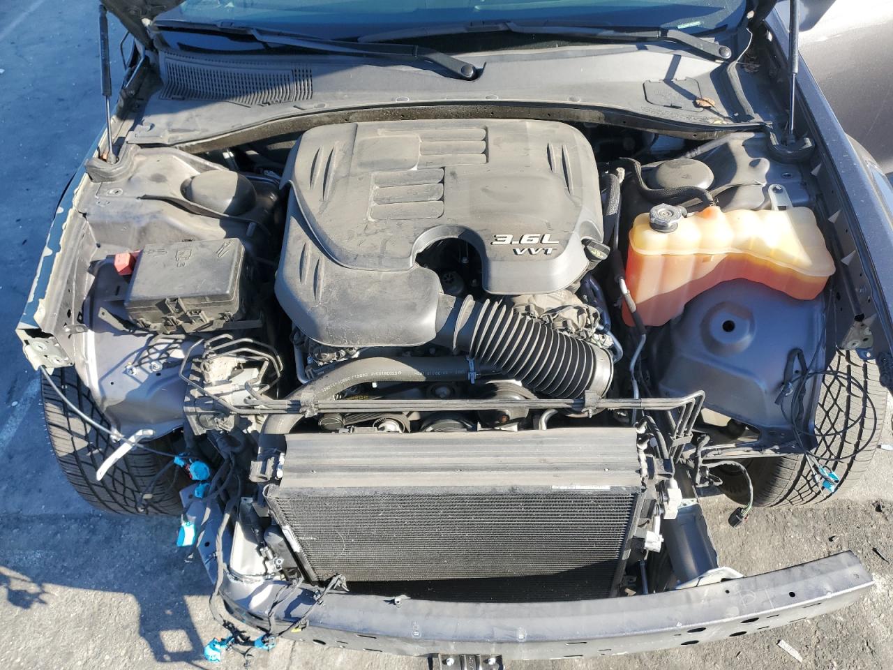 2020 Chrysler 300 VIN 2C3CCABG3LH158907 Copart auction photo, front end / side damage thumbnail 11