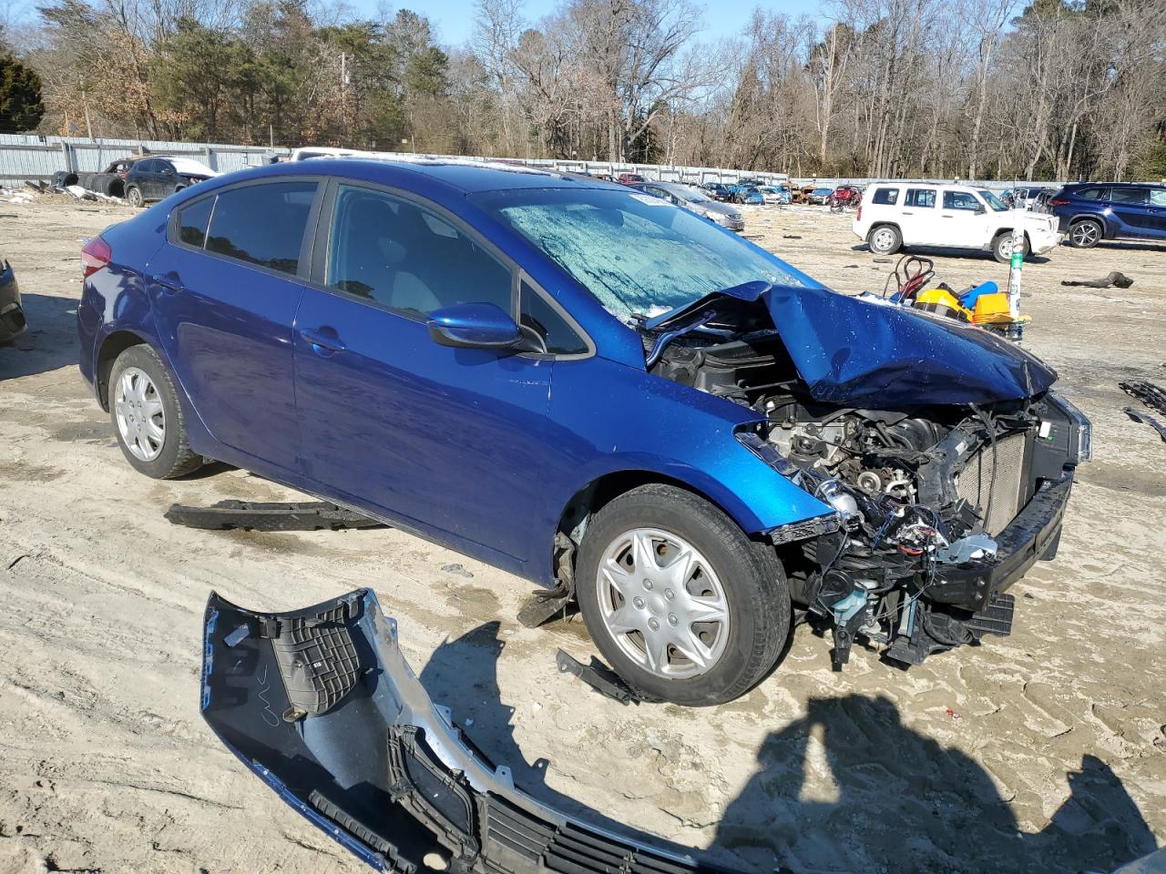 2017 KIA Forte VIN 3KPFK4A74HE152843 Copart auction photo, front end / minor dent/scratches damage thumbnail 4