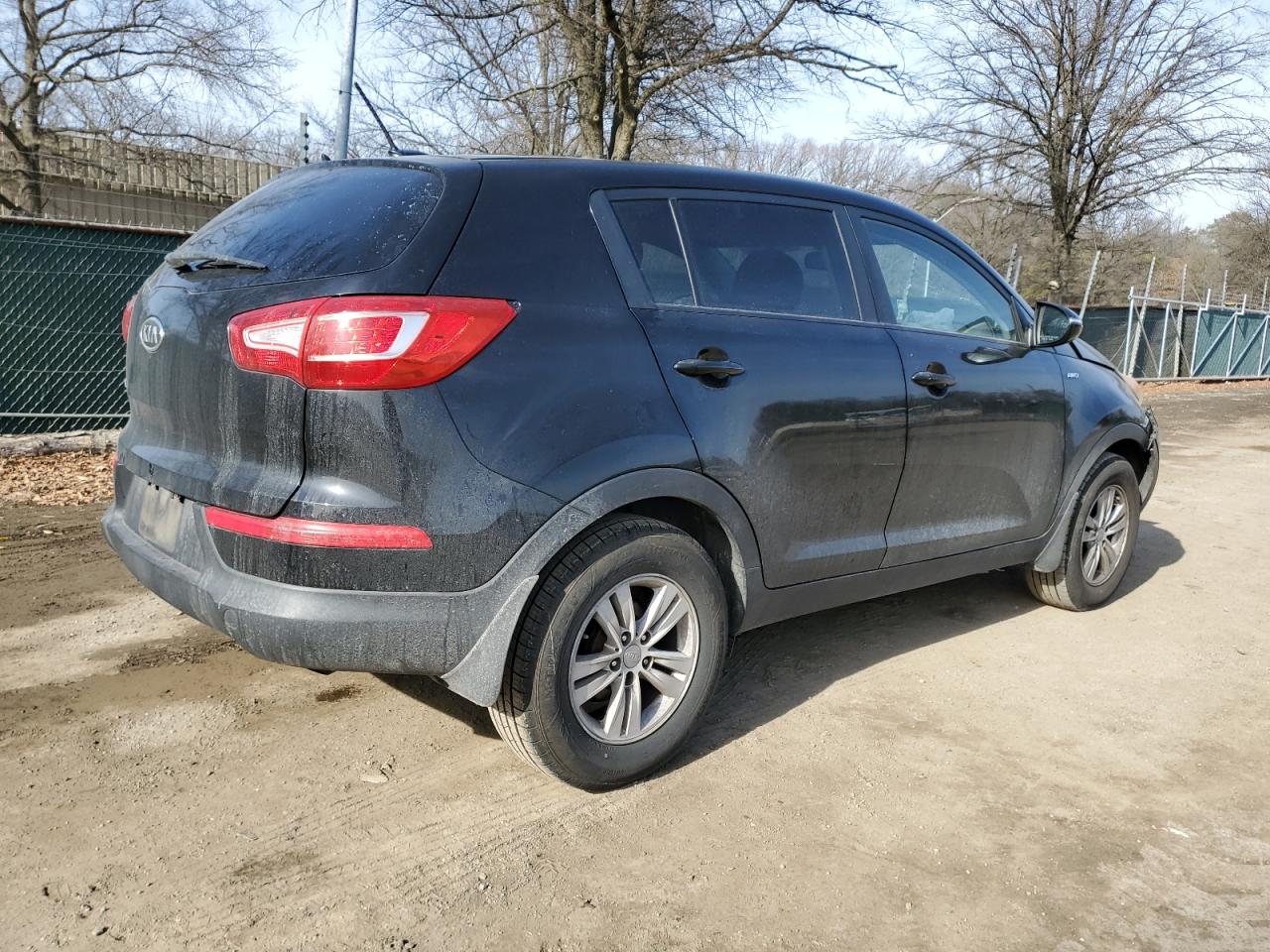 2011 KIA Sportage VIN KNDPBCA24B7101966 Copart auction photo, front end / minor dent/scratches damage thumbnail 3