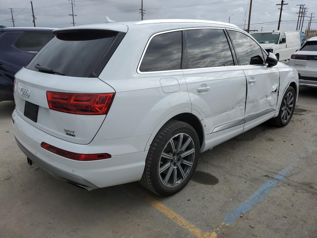 2018 Audi Q7 VIN WA1LAAF79JD017453 Copart auction photo, side / front end damage thumbnail 3