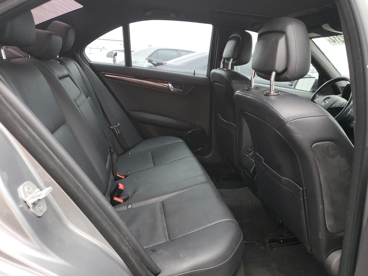2010 Mercedes-Benz C-klasse VIN WDDGF8BBXAF465934 Copart auction photo, front end damage thumbnail 10