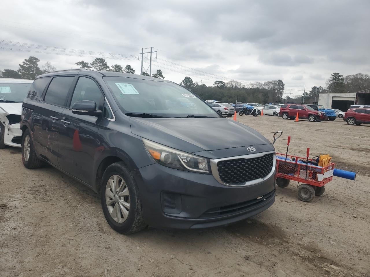 2015 KIA Sedona VIN KNDMB5C16F6048864 Copart auction photo, all over damage thumbnail 4