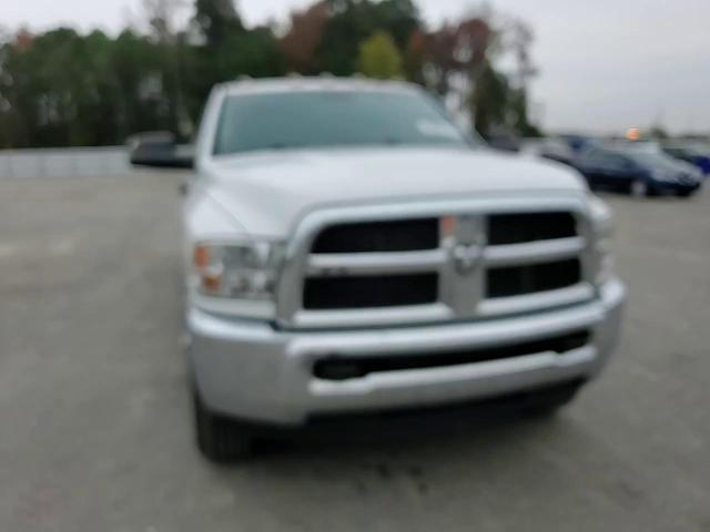 2014 RAM 2500 VIN 3C6UR5HL9EG165073 Copart auction photo, rear end damage thumbnail 11