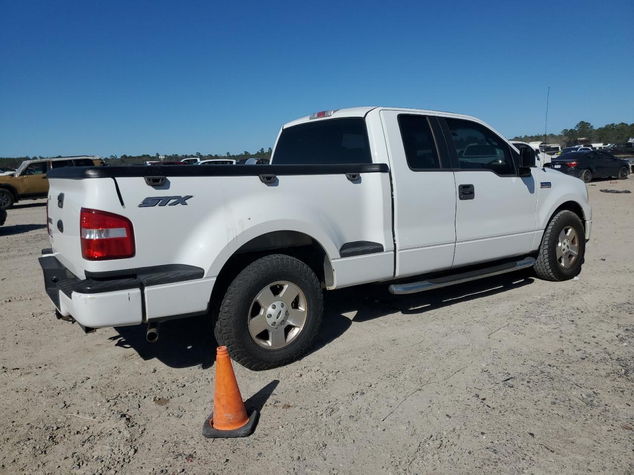 2006 Ford F-150 VIN 1FTRX02W46KC45336 Copart auction photo, side / front end damage thumbnail 3