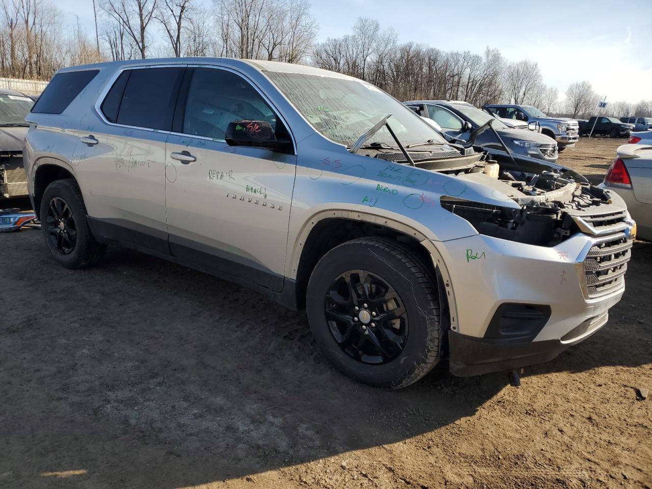 2019 Chevrolet Traverse VIN 1GNERFKWXKJ105973 Copart auction photo, partial repair / minor dent/scratches damage thumbnail 4