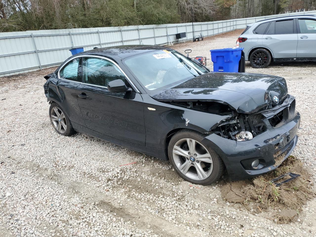 2013 BMW 1er VIN WBAUP9C50DVS95812 Copart auction photo, front end / rear end damage thumbnail 4
