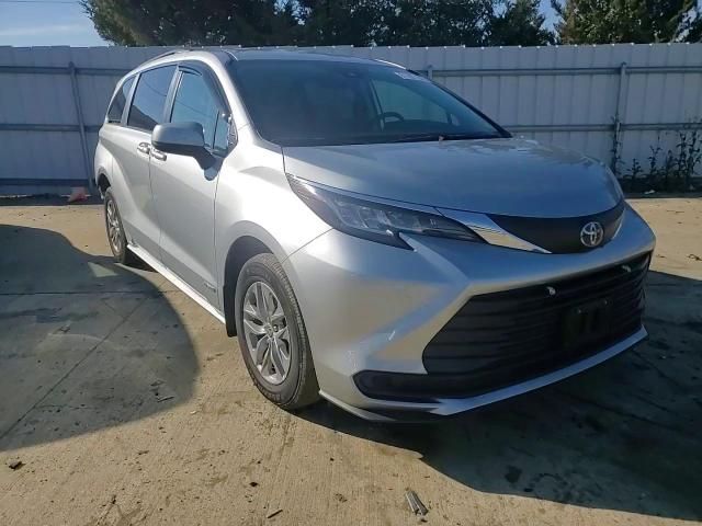 2021 Toyota Sienna VIN 5TDKRKEC5MS031518 Copart auction photo, rear end / minor dent/scratches damage thumbnail 11