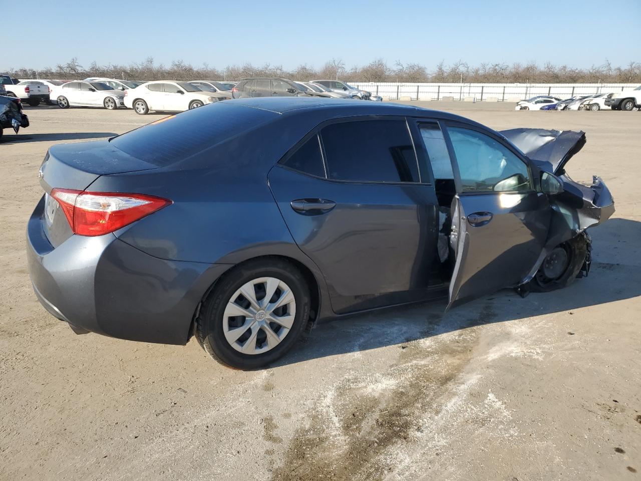 2015 Toyota Corolla VIN 5YFBURHE9FP291310 Copart auction photo, front end / side damage thumbnail 3