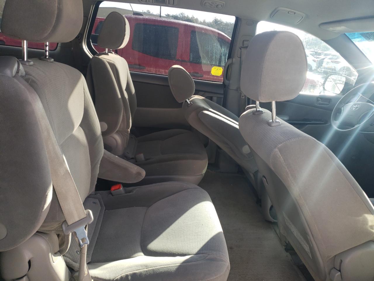 2005 Toyota Sienna VIN 5TDBA23C25S047963 Copart auction photo, front end / all over damage thumbnail 11