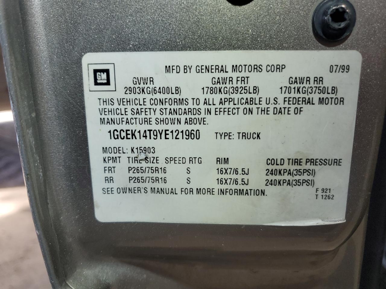 2000 Chevrolet Silverado VIN 1GCEK14T9YE121960 Copart auction photo, front end damage thumbnail 13