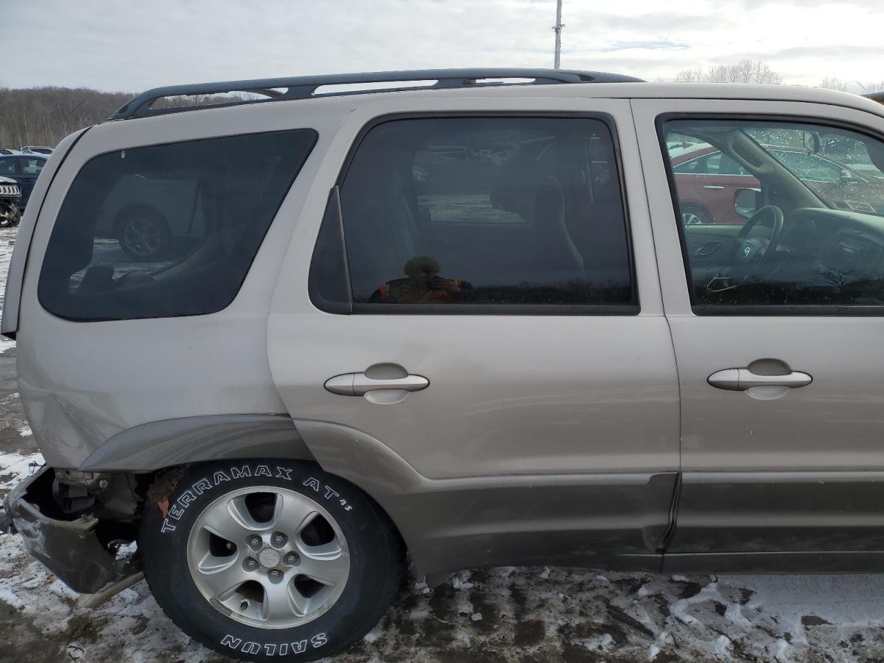 2001 Mazda Tribute VIN 4F2CU081X1KM70119 Copart auction photo, all over damage thumbnail 11