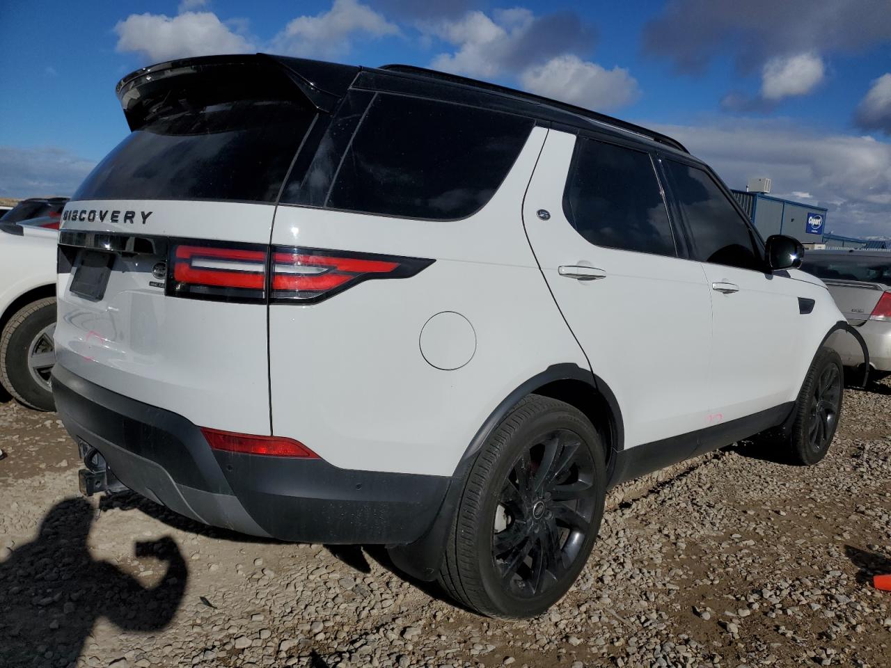 2020 Land Rover Discovery VIN SALRT2RKXL2420736 Copart auction photo, front end / minor dent/scratches damage thumbnail 3