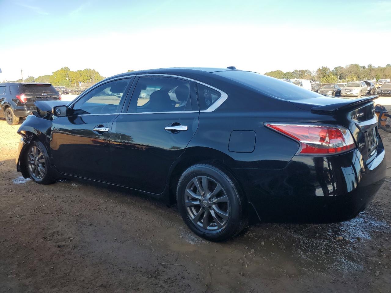 2015 Nissan Altima VIN 1N4AL3AP0FN355843 Copart auction photo, front end / side damage thumbnail 2