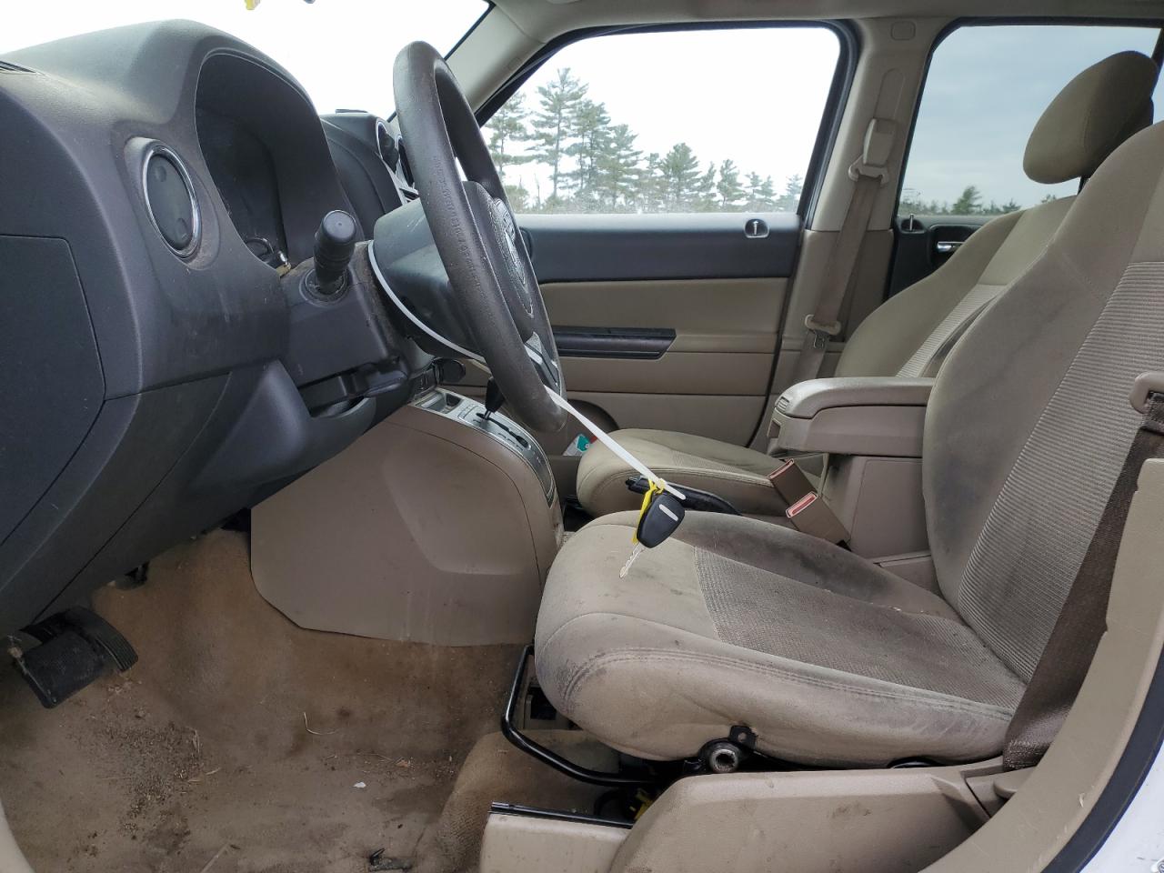 2015 Jeep Liberty (Patriot) VIN 1C4NJRBB6FD176784 Copart auction photo, all over damage thumbnail 7