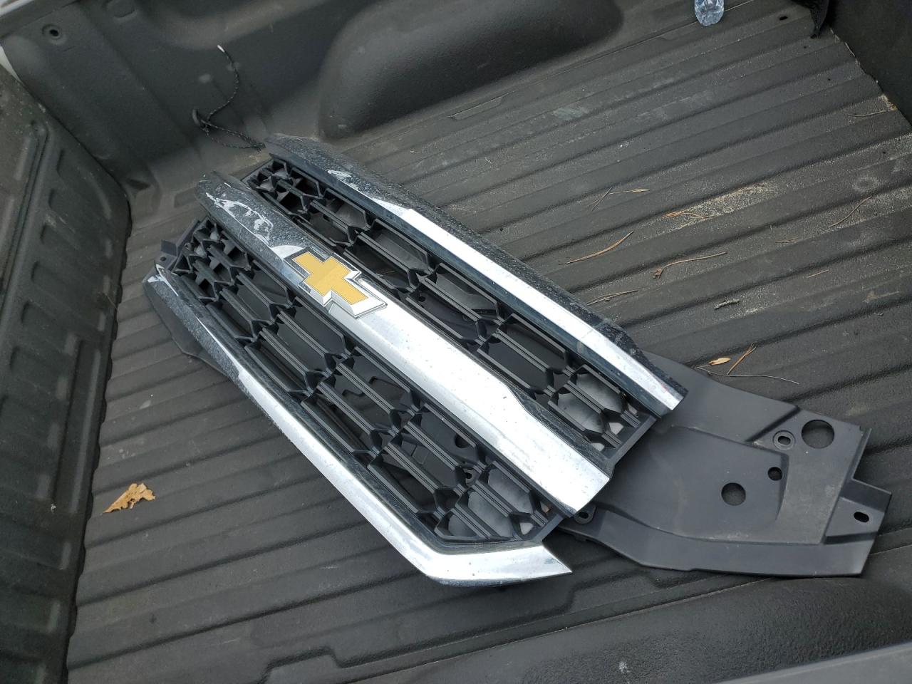 2016 Chevrolet Silverado VIN 3GCUKREC9GG258560 Copart auction photo, front end damage thumbnail 12