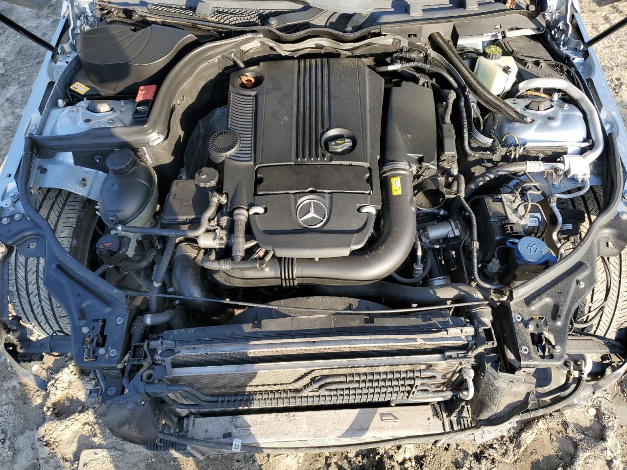 2013 Mercedes-Benz C-klasse VIN WDDGF4HB0DR261534 Copart auction photo, front end / minor dent/scratches damage thumbnail 11