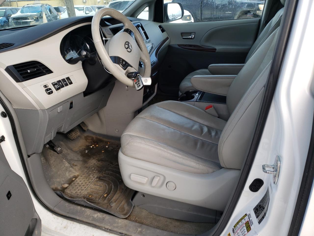2014 Toyota Sienna VIN 5TDDK3DC1ES091169 Copart auction photo, front end damage thumbnail 7