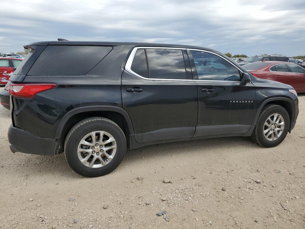2020 Chevrolet Traverse VIN 1GNERFKW0LJ282467 Copart auction photo, rear end / front end damage thumbnail 3
