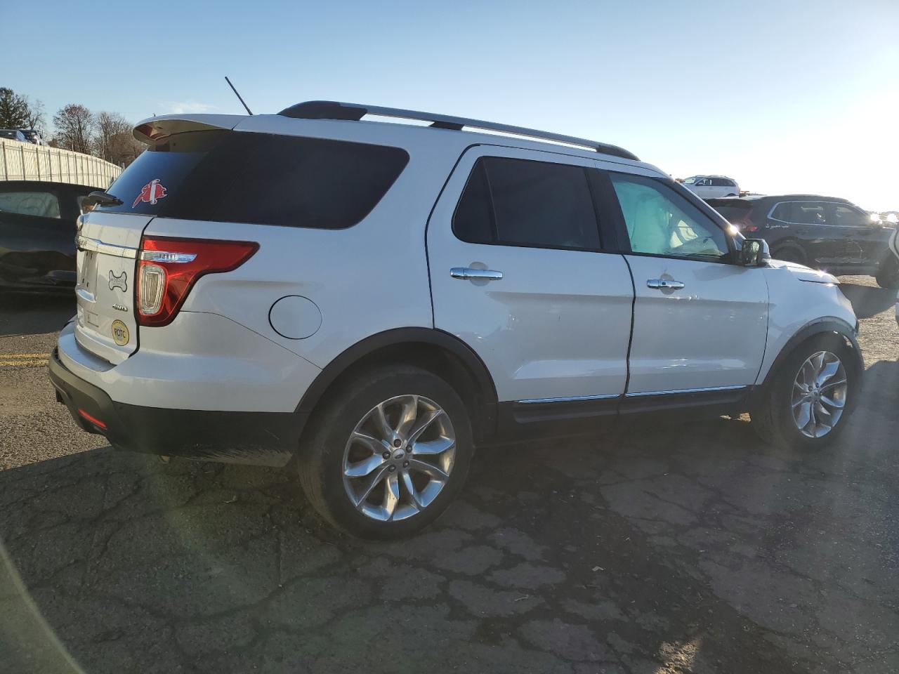 2014 Ford Explorer VIN 1FM5K8F80EGB22220 Copart auction photo, front end / side damage thumbnail 3
