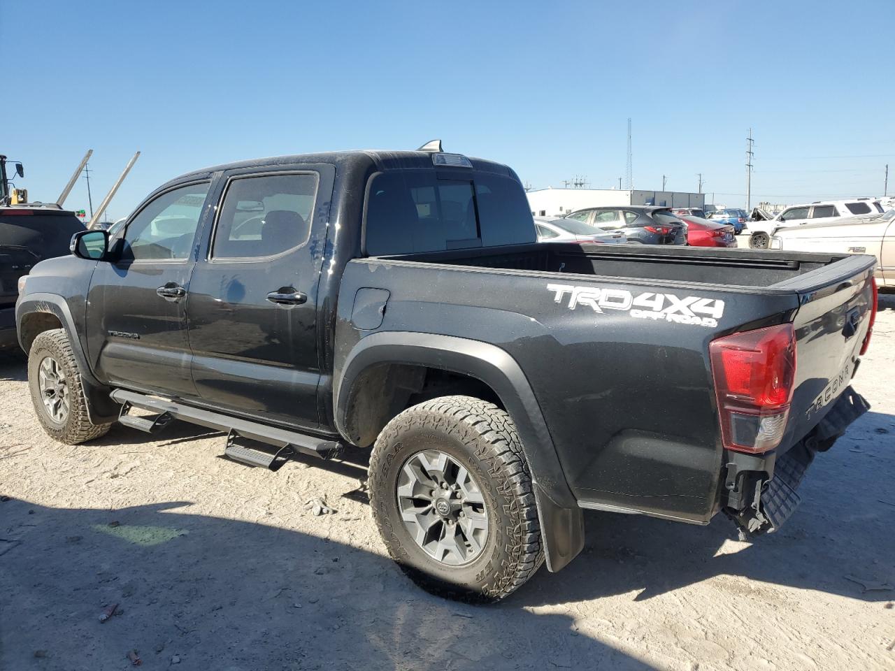 2018 Toyota Tacoma VIN 5TFCZ5AN1JX127116 Copart auction photo, rear end damage thumbnail 2