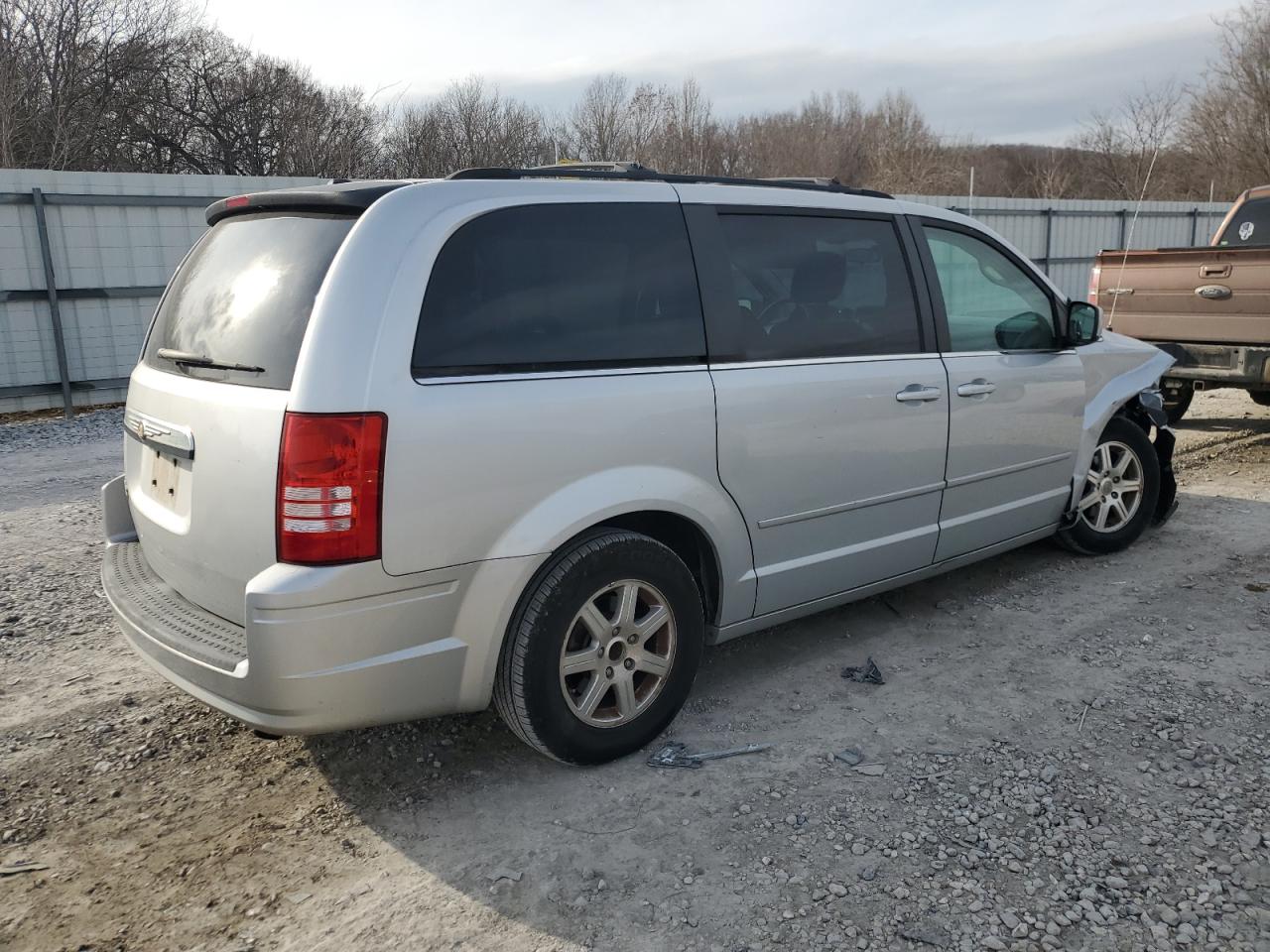 2008 Chrysler Town & Country VIN 2A8HR54P48R115238 Copart auction photo, front end / side damage thumbnail 3