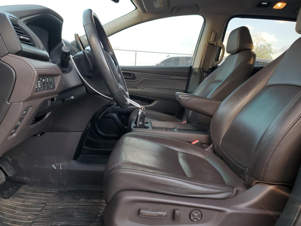 2019 Honda Odyssey VIN 5FNRL6H75KB134039 Copart auction photo, water/flood / minor dent/scratches damage thumbnail 7