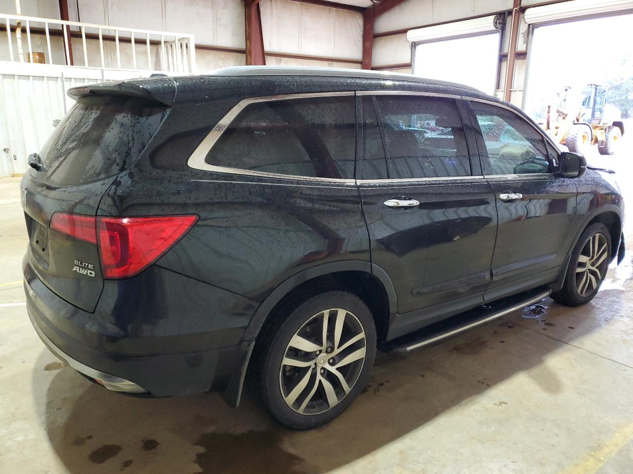 2018 Honda Pilot VIN 5FNYF6H09JB007458 Copart auction photo, front end damage thumbnail 3