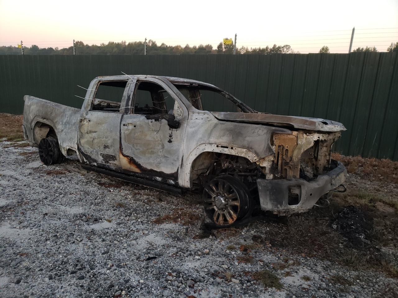 2022 GMC Sierra VIN 1GT49REY9NF317760 Copart auction photo, burn damage thumbnail 4