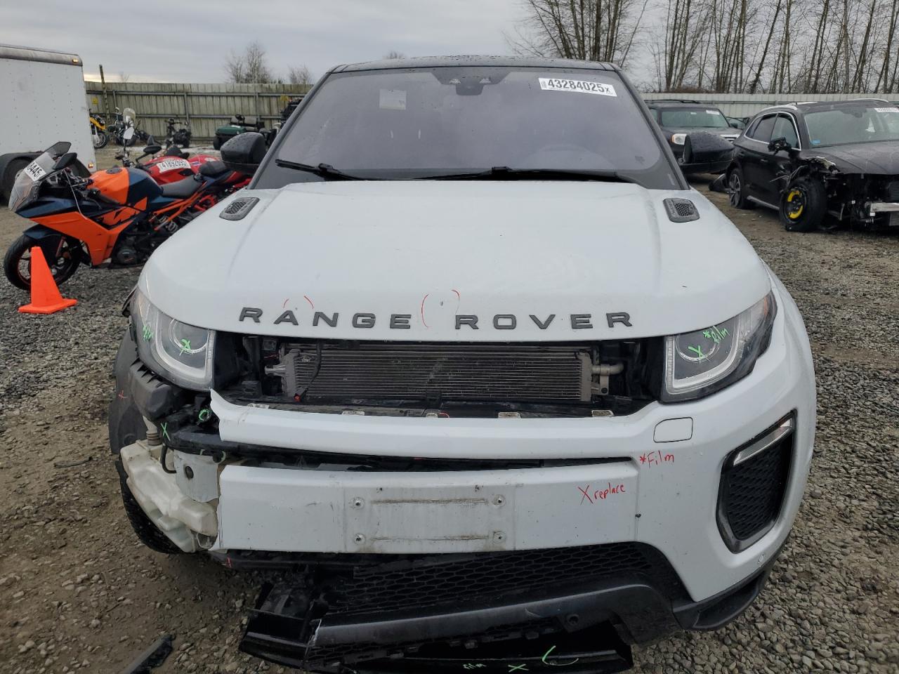 2018 Land Rover Range Rover VIN SALVC2RX0JH321380 Copart auction photo, front end damage thumbnail 5