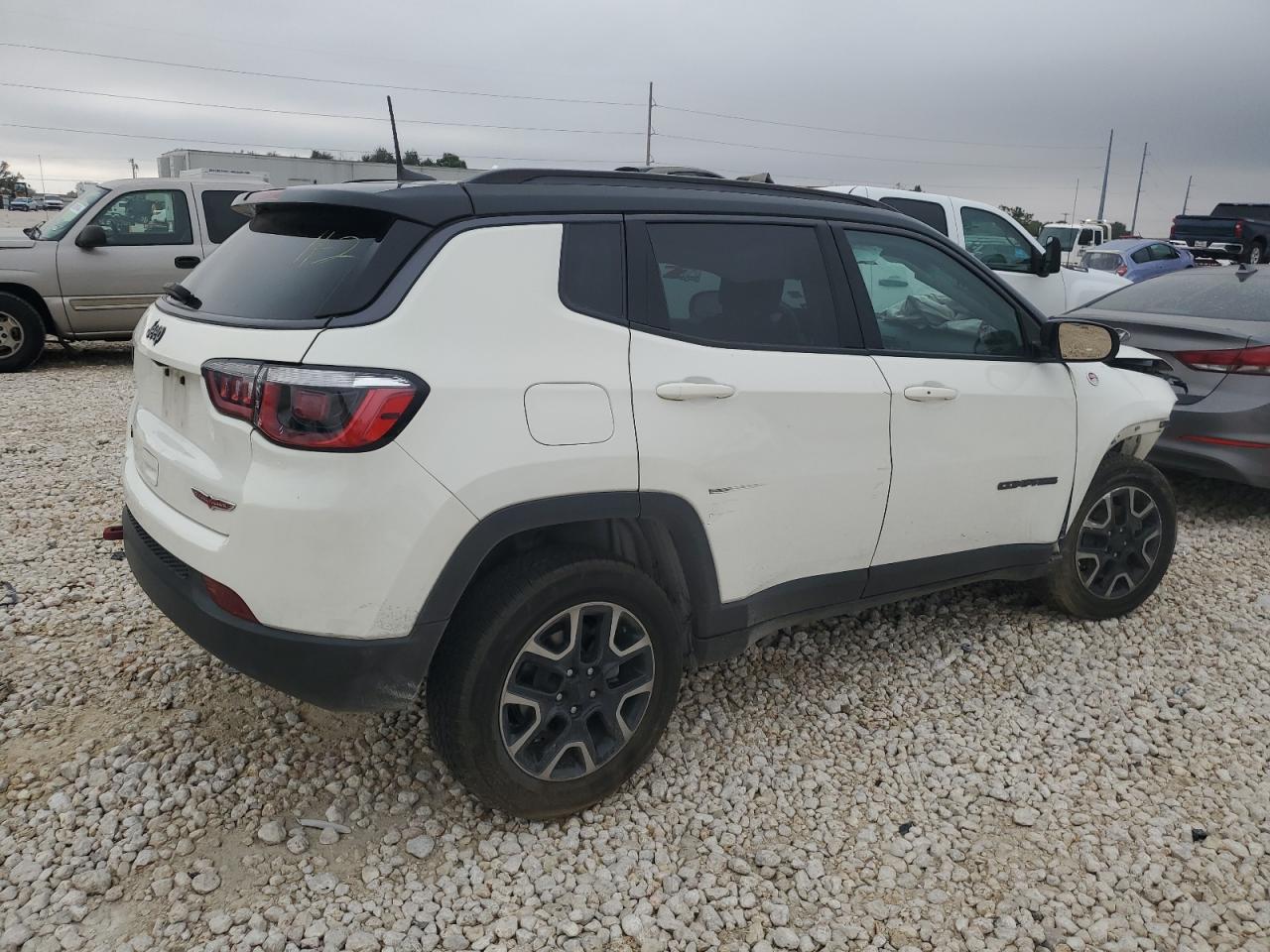 2019 Jeep Compass VIN 3C4NJDDB8KT733554 Copart auction photo, all over damage thumbnail 3