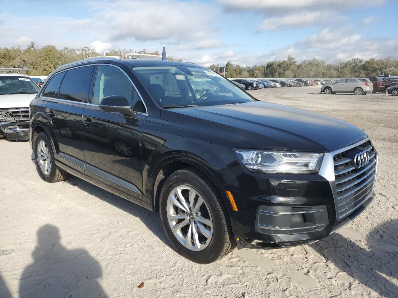 2017 Audi Q7 VIN WA1AAAF79HD003134 Copart auction photo, minor dent/scratches damage thumbnail 4