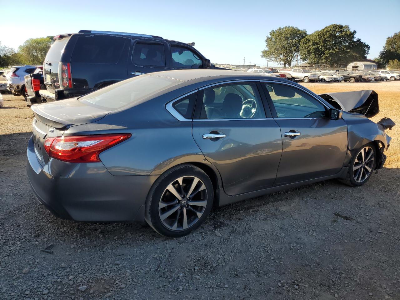 2016 Nissan Altima VIN 1N4AL3AP2GN385296 Copart auction photo, front end damage thumbnail 3