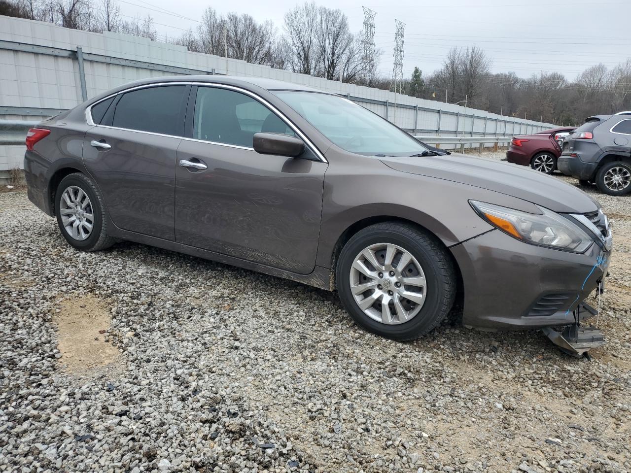 2017 Nissan Altima VIN 1N4AL3AP2HN322829 Copart auction photo, front end / side damage thumbnail 4
