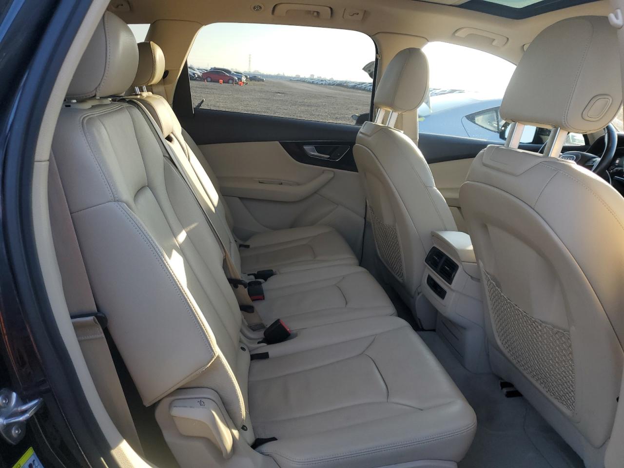 2017 Audi Q7 VIN WA1LAAF71HD037013 Copart auction photo, minor dent/scratches damage thumbnail 10