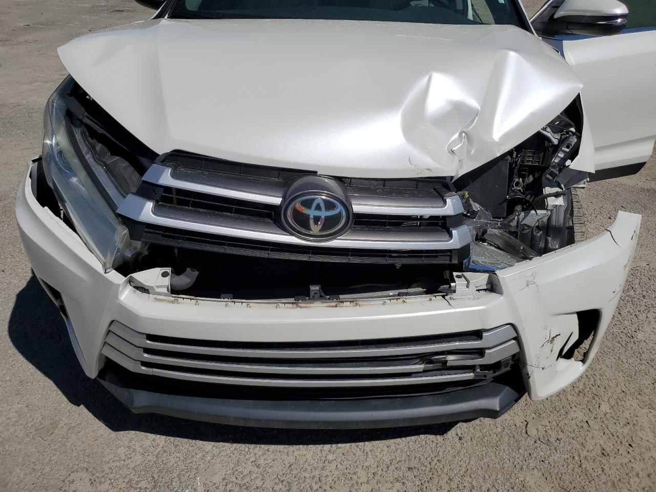 2019 Toyota Highlander VIN 5TDZARFH3KS057072 Copart auction photo, front end damage thumbnail 14