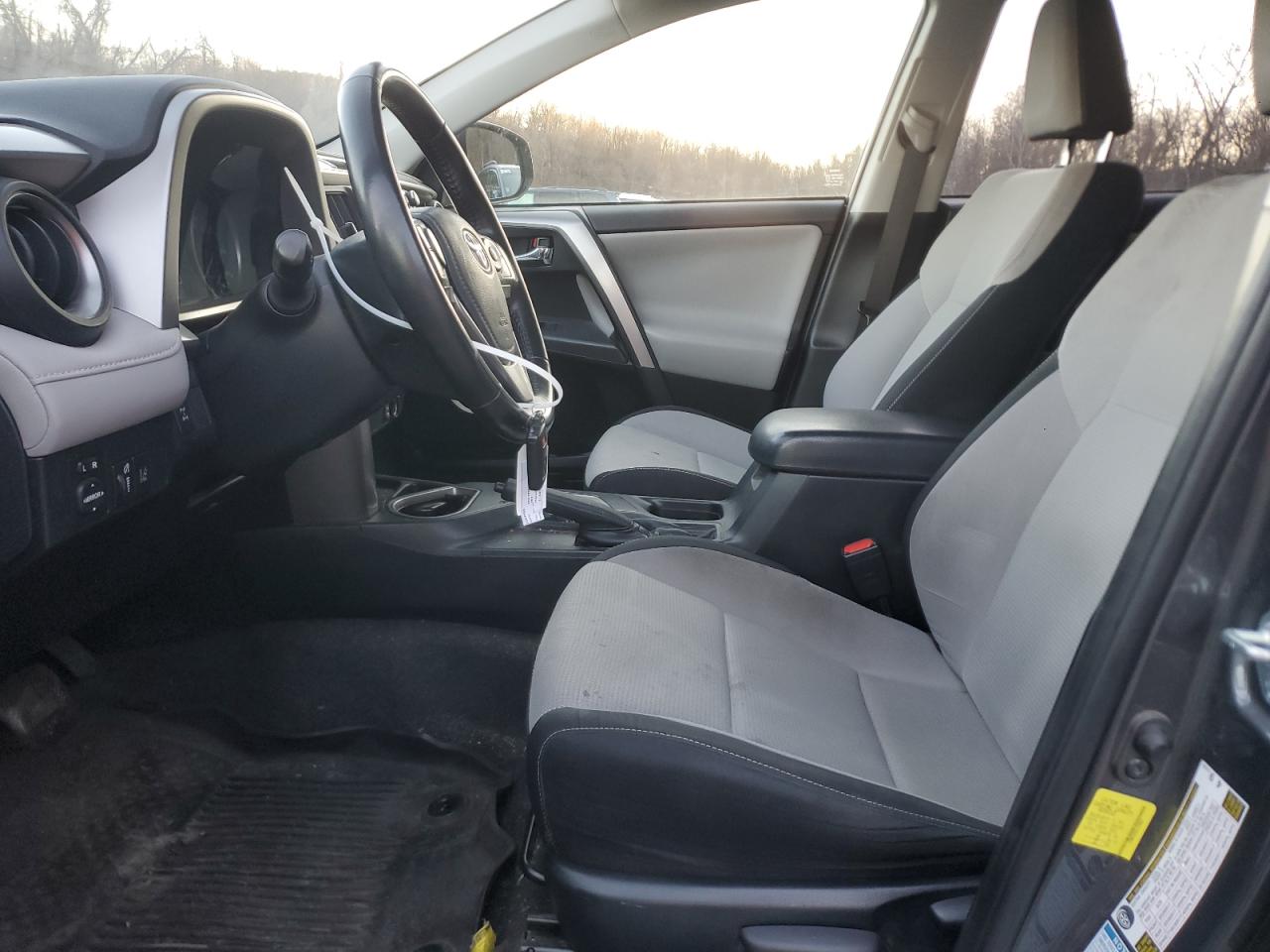 2018 Toyota RAV 4 VIN JTMRFREV6JJ738024 Copart auction photo, rear end / minor dent/scratches damage thumbnail 7