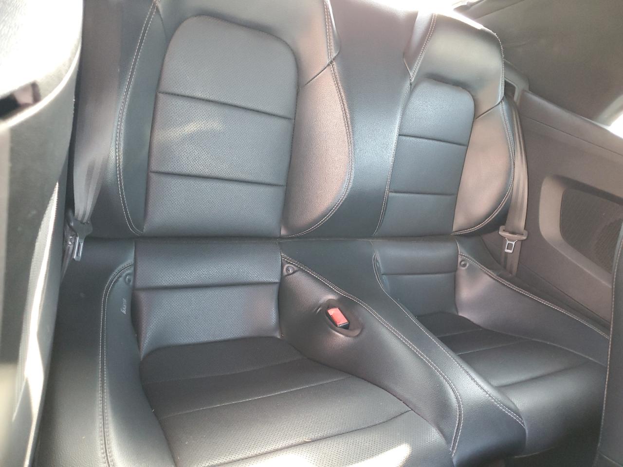 2019 Ford Mustang VIN 1FATP8UH1K5181614 Copart auction photo, undercarriage / all over damage thumbnail 10