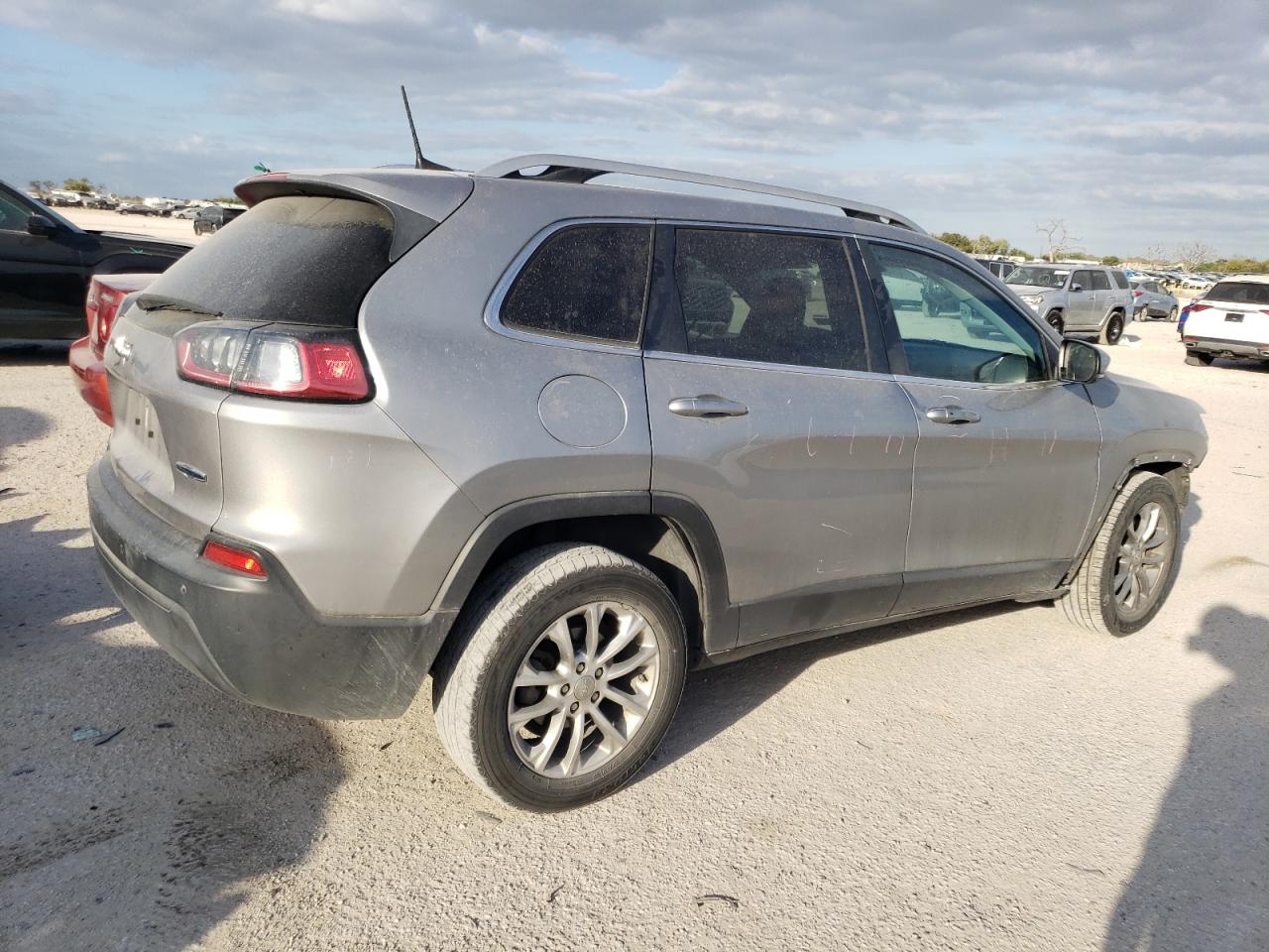 2019 Jeep Grand Cherokee VIN 1C4PJLLB1KD301057 Copart auction photo, front end / side damage thumbnail 3