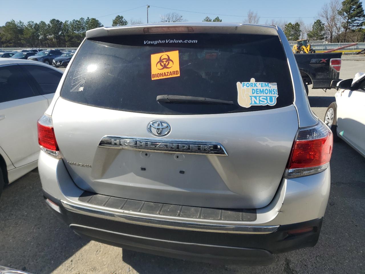 2013 Toyota Highlander VIN 5TDZK3EHXDS134485 Copart auction photo, minor dent/scratches damage thumbnail 6