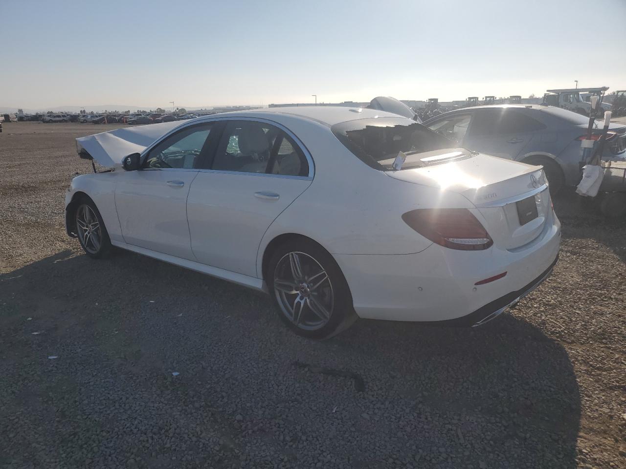2018 Mercedes-Benz E-klasse VIN WDDZF4JB8JA334940 Copart auction photo, front end / side damage thumbnail 2