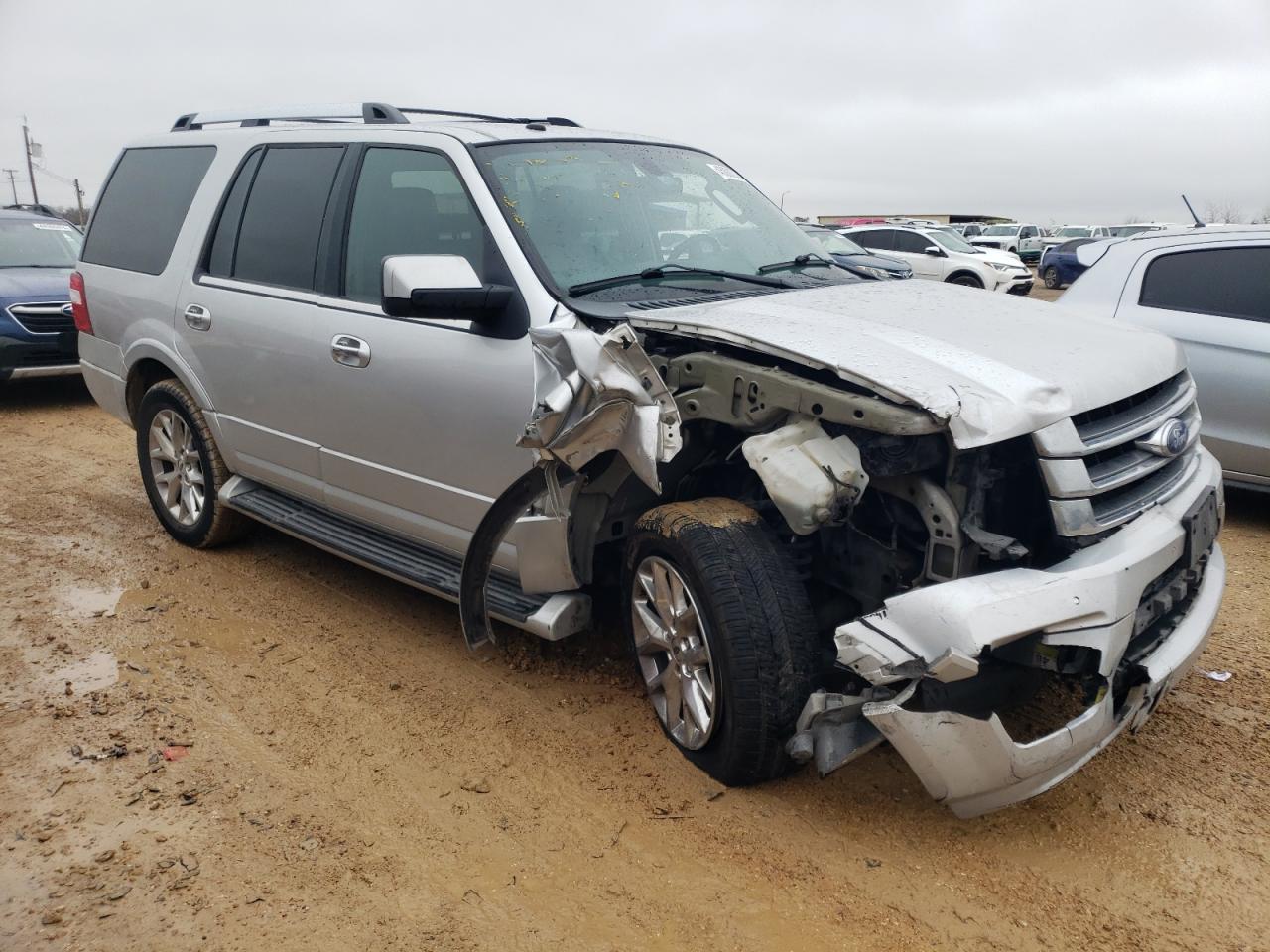 2016 Ford Expedition VIN 1FMJU1KT1GEF53528 Copart auction photo, front end / minor dent/scratches damage thumbnail 4