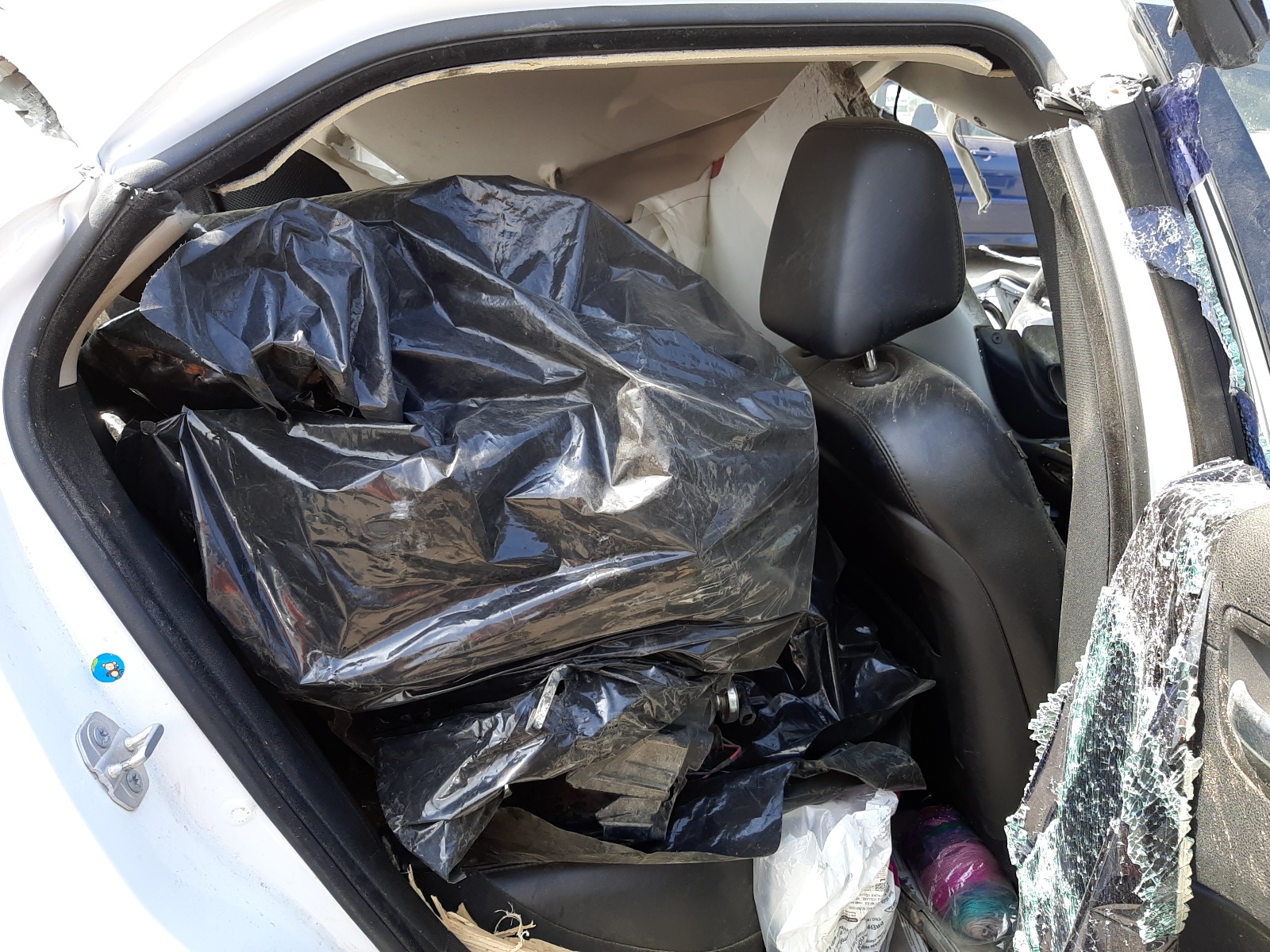 2015 Chrysler 300 VIN 2C3CCAAG4FH802159 Copart auction photo, all over damage thumbnail 6