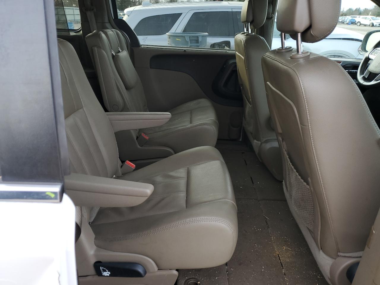 2015 Chrysler Town & Country VIN 2C4RC1BG4FR675671 Copart auction photo, side damage thumbnail 12