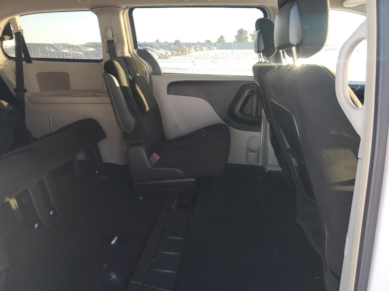 2011 Chrysler Town & Country VIN 2A4RR5DGXBR797099 Copart auction photo, side / rear end damage thumbnail 11
