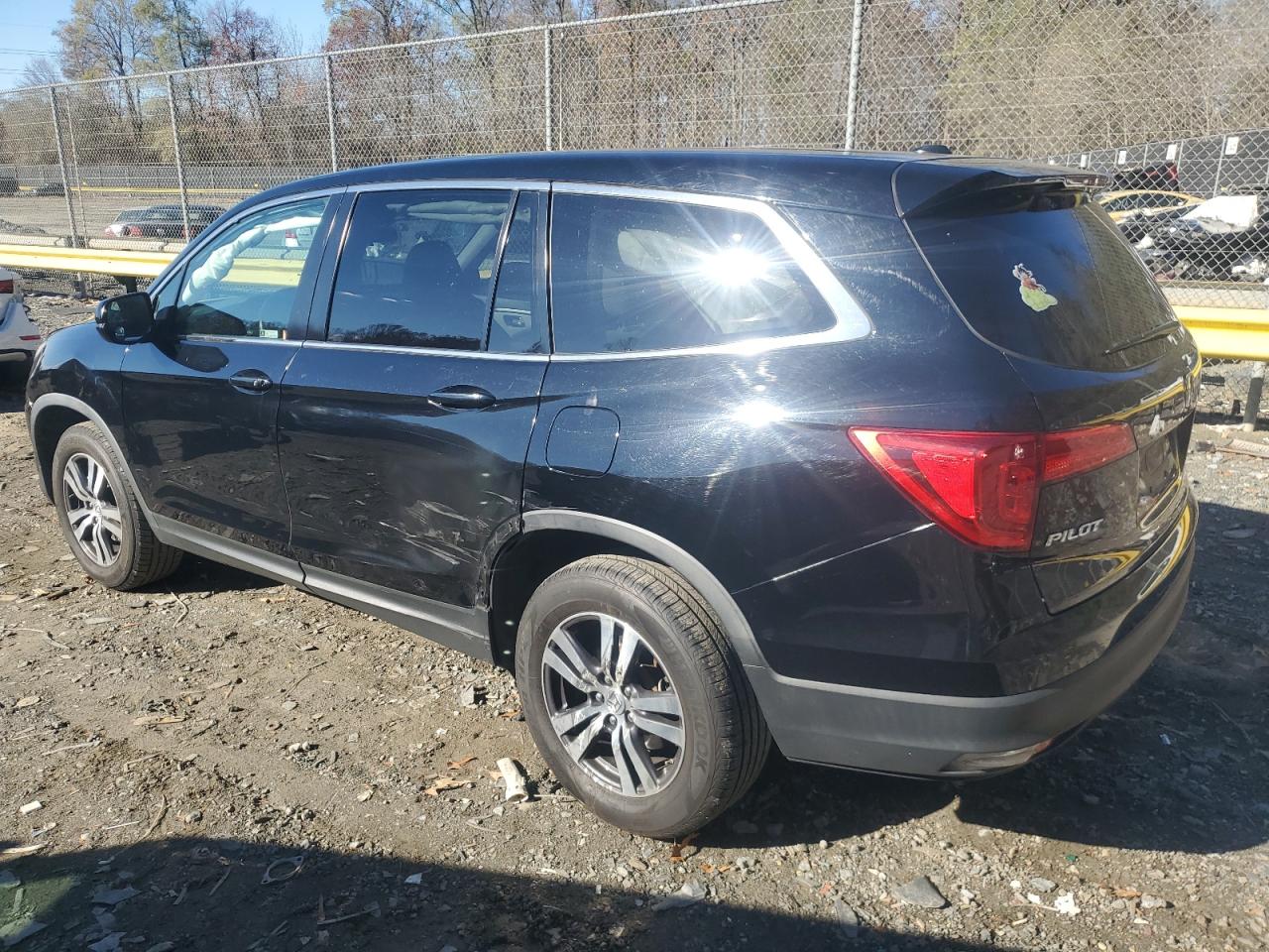 2018 Honda Pilot VIN 5FNYF6H37JB020705 Copart auction photo, side damage thumbnail 2