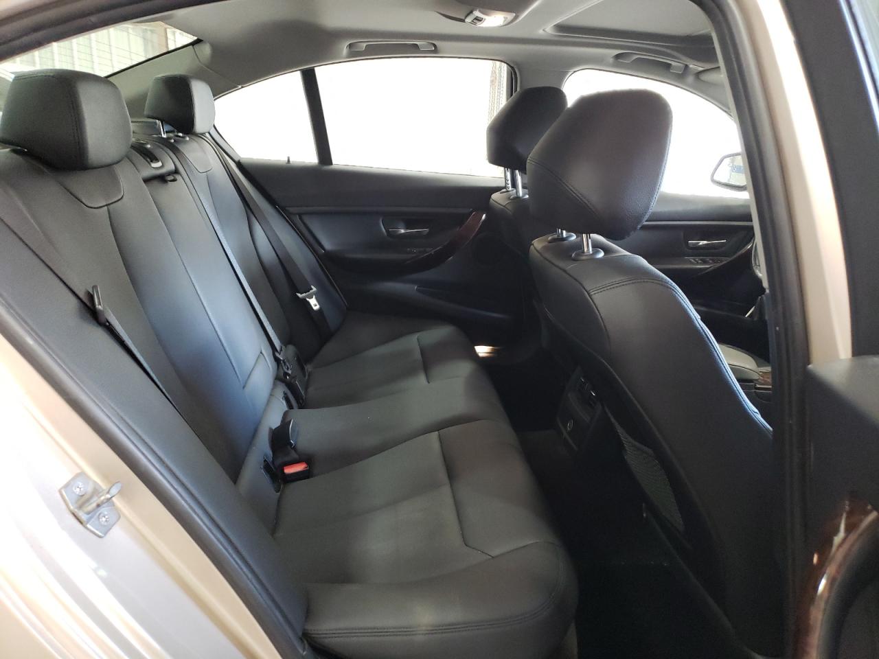 2014 BMW 3er VIN WBA3B3G52ENR82406 Copart auction photo, water/flood damage thumbnail 10