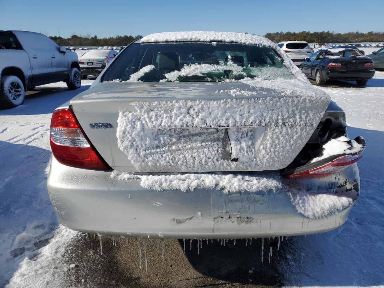 2002 Toyota Camry VIN 4T1BF32K12U527043 Copart auction photo, rear end / front end damage thumbnail 6