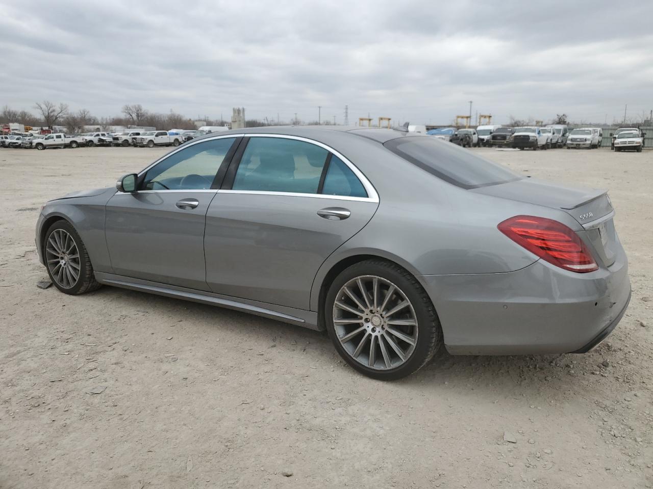 2015 Mercedes-Benz S-klasse VIN WDDUG8CB8FA069701 Copart auction photo, front end damage thumbnail 2